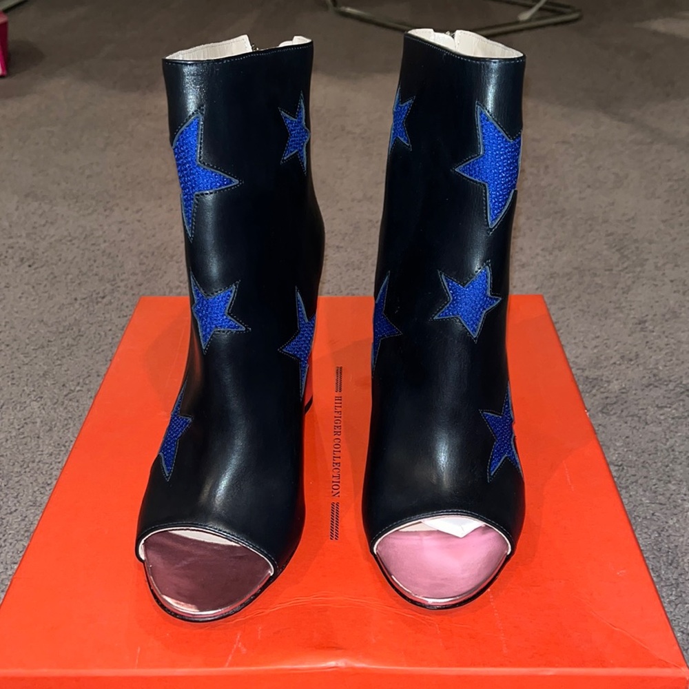 Tommy Hilfiger Collection leather peep toe booties